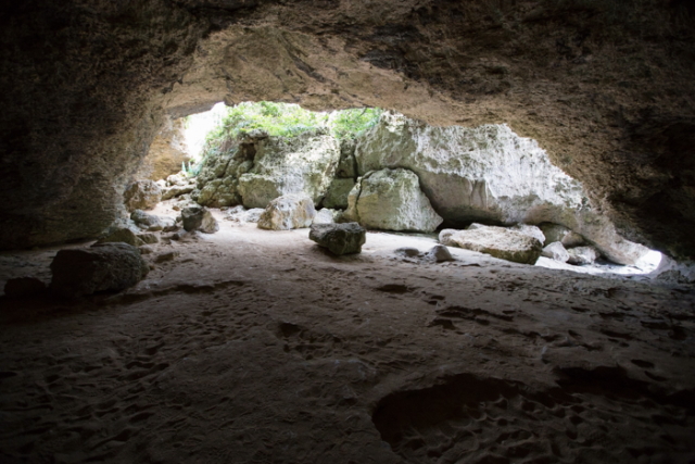 伊江島のパワースポット、子宝の神が住む洞窟「ニャティヤ洞」