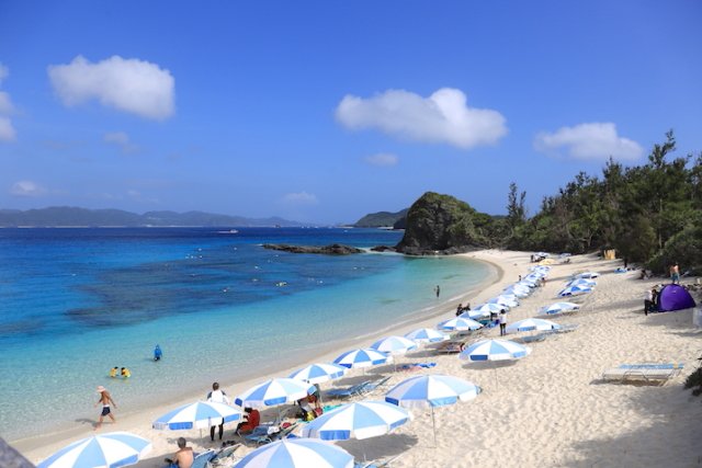 慶良間諸島人気No.1の『古座間味ビーチ』でシュノーケリングにトライ！